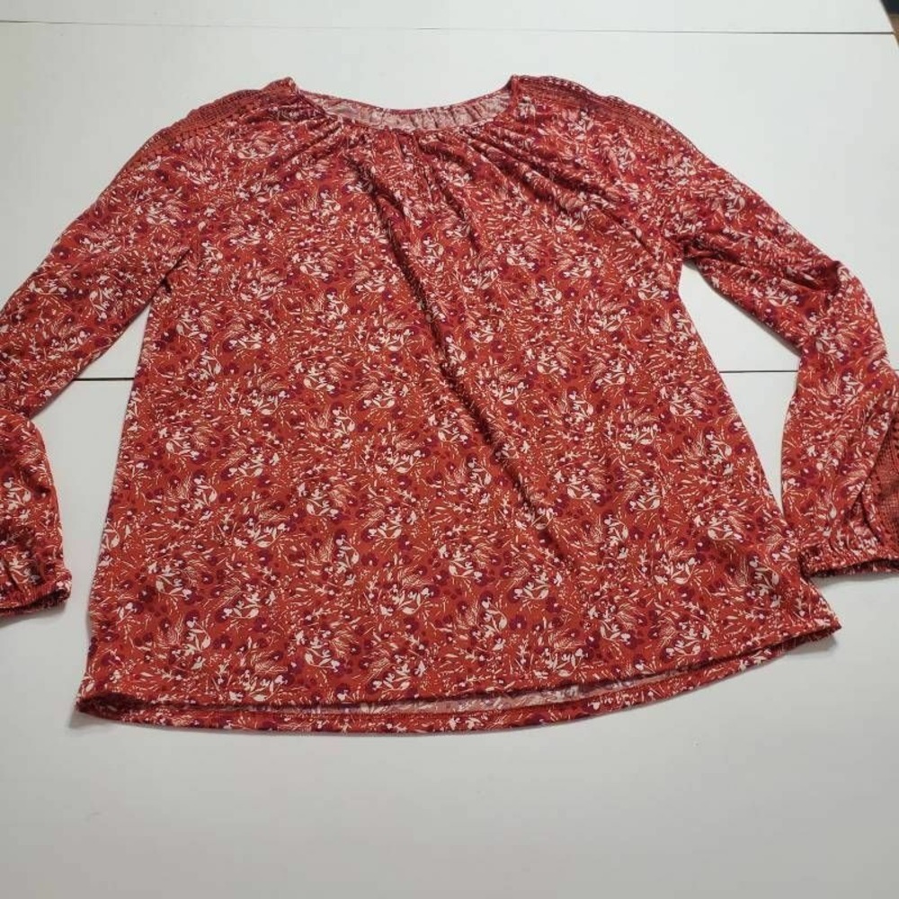 St. Johns Bay Womens Blouse Red Floral Long Sleeve Scoop Neck Keyhole Lace L